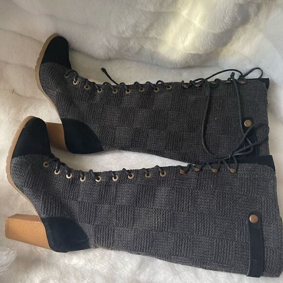 Mukluks dark gray textile & black leather suede trim lace up knee high boots SZ9 - Picture 3 of 10